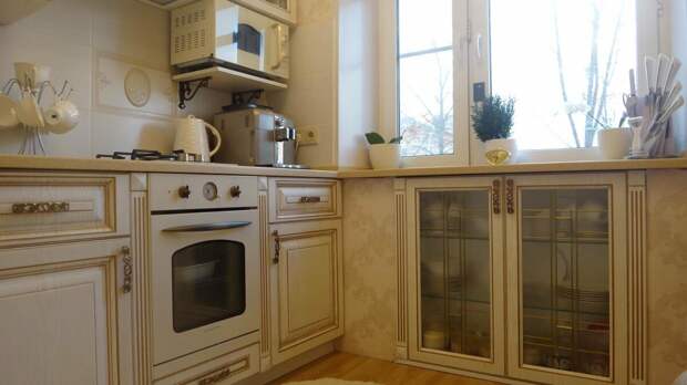 Переделка хрущевского холодильника под дизайн кухонного гарнитура. Фото из тЫрнета.