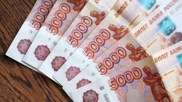 В Госдуме предложили повышать зарплату силовиков дважды в год