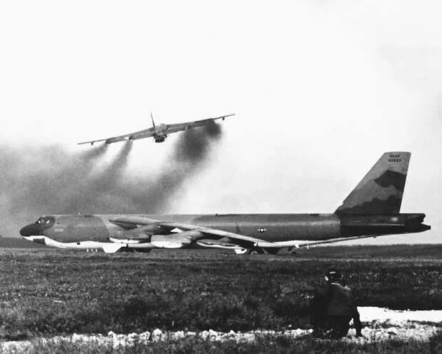 В начале 1960-х на вооружение советских зенитных ракетных войск поступил ЗРК С-75 «Десна» со станцией наведения 6-см диапазона, имевший существенные преимущества перед комплексом СА-75М «Двина» 10-см-13