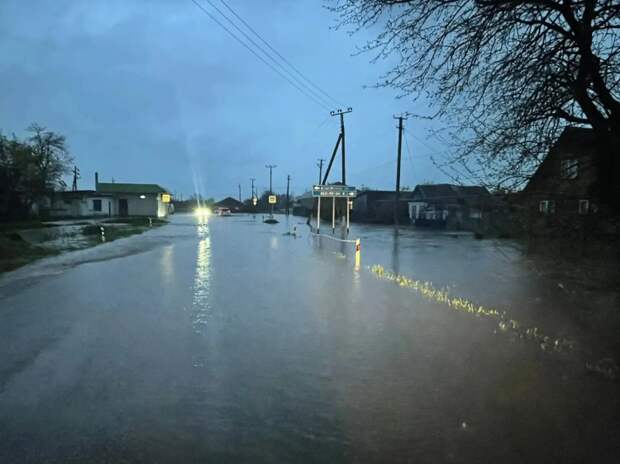 Эвакуация на Кубани! Вода зашла в жилые дома, режим локальной ЧС
