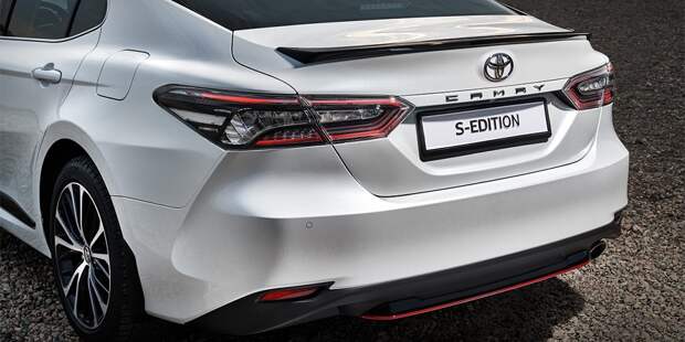Toyota привезла спортивную версию Camry в Россию
