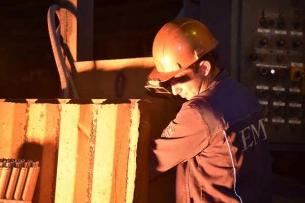 Глава ДНР посетил перезапущенный металлургический завод в Енакиево (ФОТО) | Русская весна