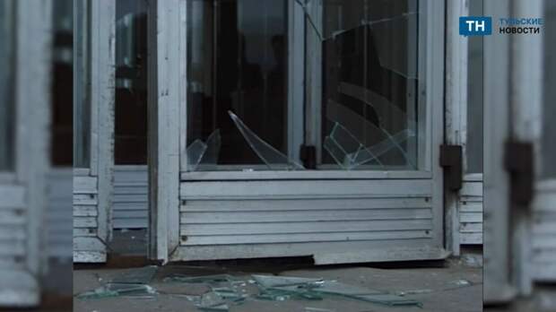 6 апреля 2001 года вооружённая группа захватила здание правительства Тульской области