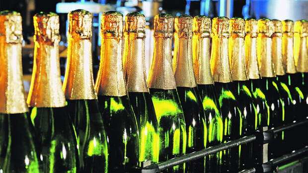 В Новый год могут разрешить круглосуточную продажу шампанского