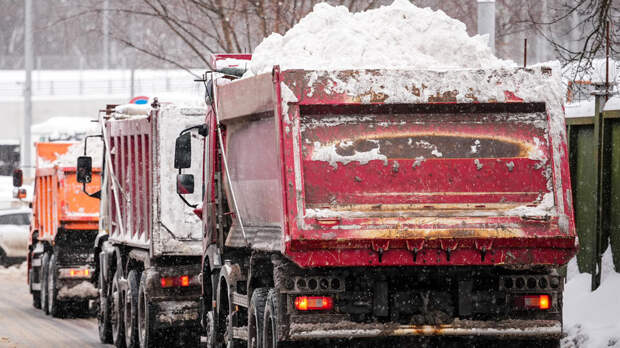 Собянин рассказал об обновлении парка дорожно-уборочной техники в Москве