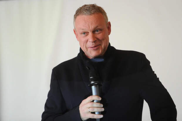 «Дворянское гнездо» в Подмосковье: как Сергей Жигунов, звезда «Гардемаринов», построил усадьбу XIX века с русской печью и вишневым садом