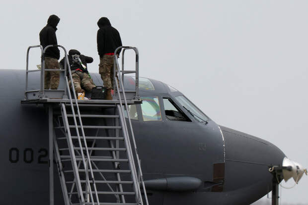 В полетах B-52 увидели предел эффективности США в операции против Ирана