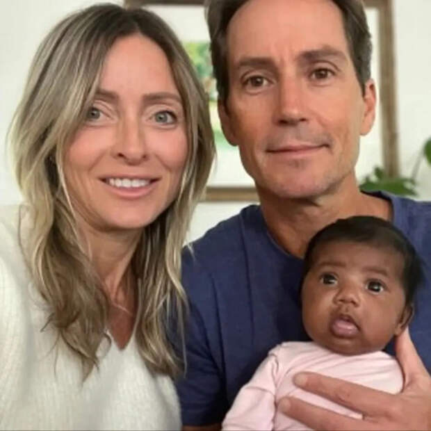 Белая американская пара родила ребёнка другого цвета кожи из-за ошибки при ЭКО