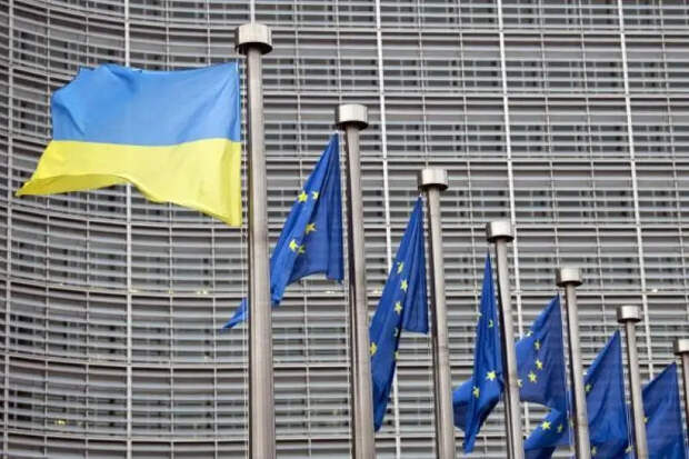 Из-за Венгрии страны ЕС теперь могут помогать Киеву не из «общеевропейских» средств, а только из собственных