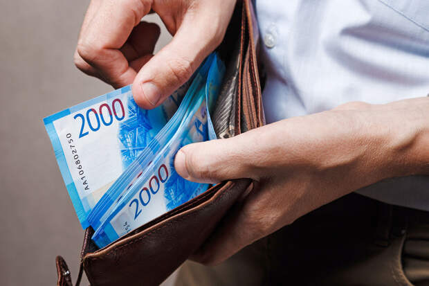 Названы специалисты, чьи зарплаты сильнее всего вырастут в России в этом году