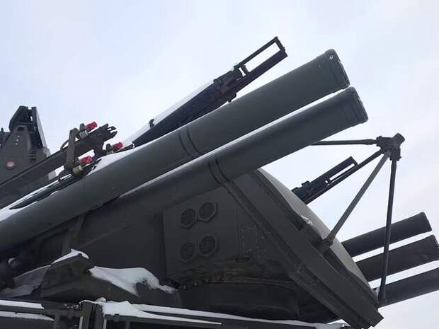 Средства ПВО перехватили ночью 17 украинских беспилотников над регионами РФ