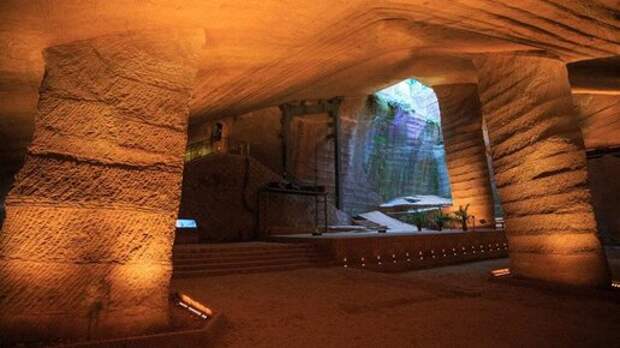 Как вырубали гроты Лонгью в Китае и другие пещерные города. Современная имитация процесса