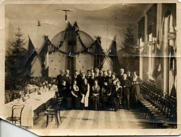 Перед праздничным обедом, 1910-е. МАММ/МДФ