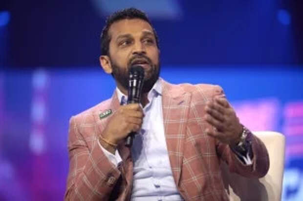 В Сенате США призвали расследовать поездку главы ФБР на хоккейный матч