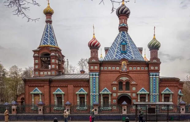 Что означают разные цвета куполов православных храмов