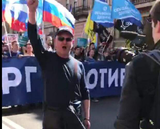 Резник пришел на первомайское шествие «обдолбанным»