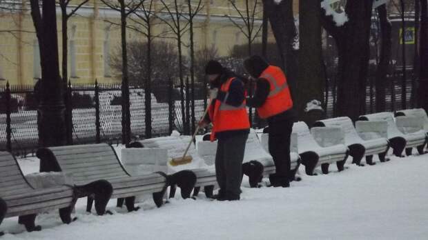 Серые схемы приезжих из Средней Азии призвали "пресекать на корню": крадут не у социального фонда, а у простого народа