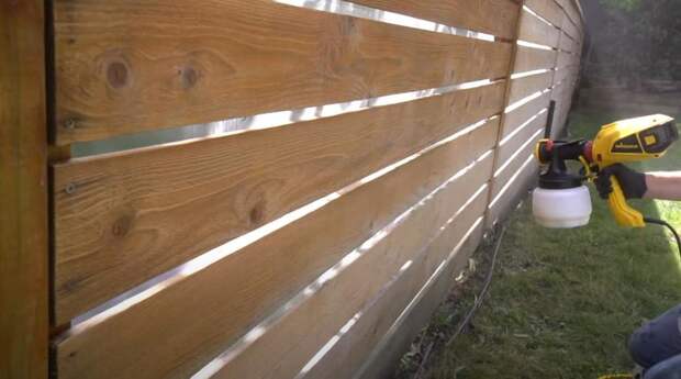 Как обновить старый деревянный забор