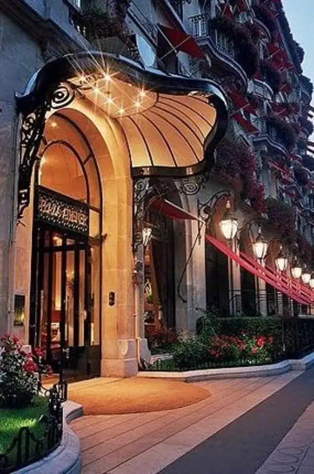 Hotel Plaza Athenee Paris