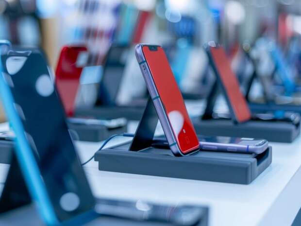 «Известия»: электроника в РФ может подорожать до 30% из-за конфликта на Ближнем Востоке