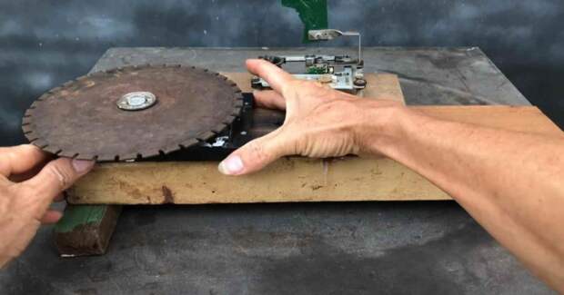 Как сделать цементный горшок с помощью простого самодельного приспособления