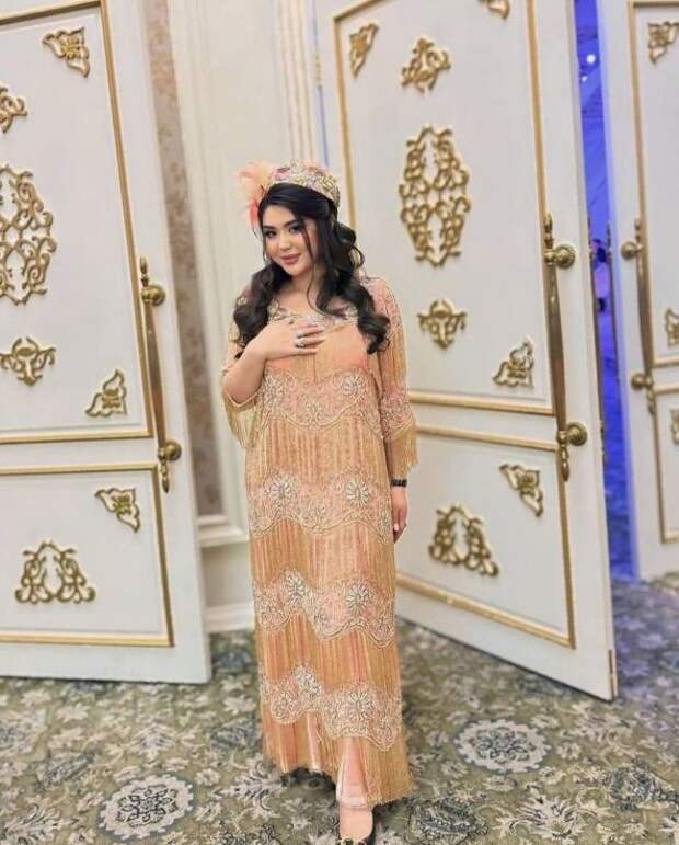 Загубили муж и свекровь: подвергавшаяся насилию блогер выпала с восьмого этажа