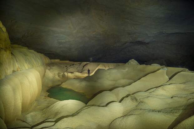 8 фото пещеры Tham Khoun в Лаосе, в которой можно снимать кино