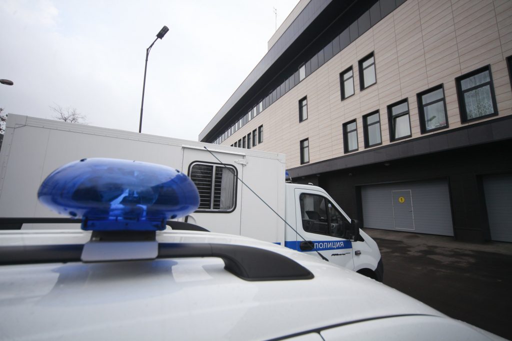 У школьницы на пляже в Строгине похитили одежду и мобильный телефон