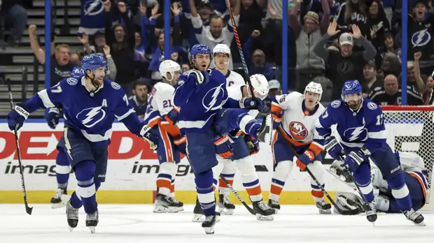 «Тампа» победила «Айлендерс» в матче НХЛ