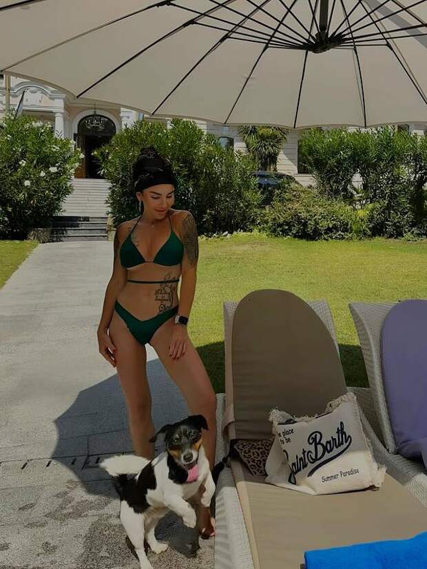 40-летняя солистка группы «Тату» похвасталась фигурой в бикини