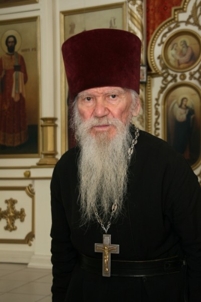 3528972_Protoierei_Valentin_Birukov (399x600, 43Kb)