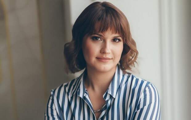 Писательница Елена Обухова рассказала о своем творчестве в интервью