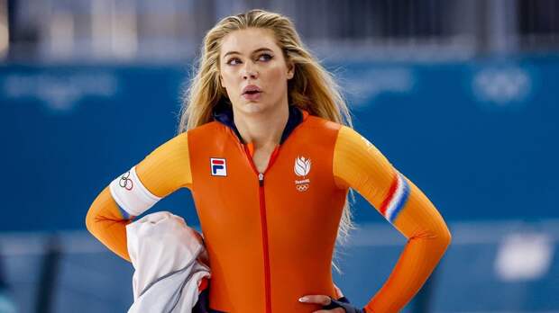 МОК не накажет конькобежку Лердам за демонстрацию лифчика после забега на Олимпиаде