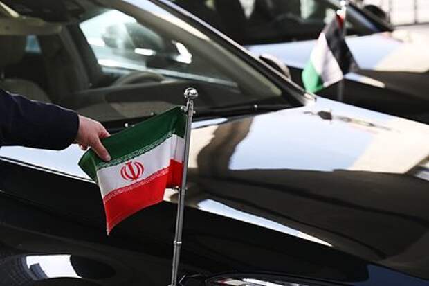 США на месяц разрешили операции с иранской нефтью, загруженной до 20 марта