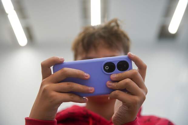 Эксперт Богатырёва: запреты соцсетей для детей напоминают борьбу с ветряными мельницами