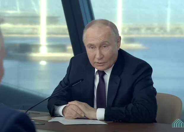 Президент России поручил создать новые департаменты в своей администрации