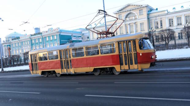 Трамвай отрезал ногу пенсионеру в Екатеринбурге: суд начал слушание дела