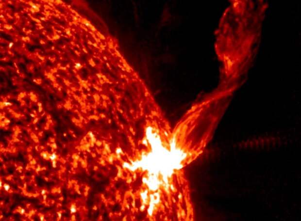 На Солнце зафиксировали вспышку высшего балла Х2.5