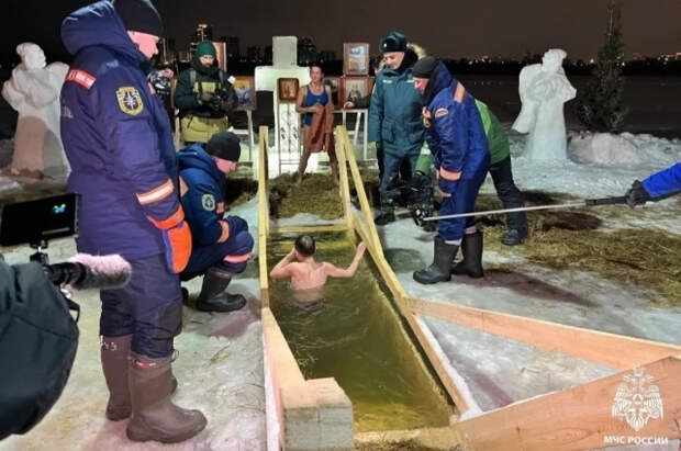 Протоиерей Первозванский: крещенские купания имеют миссионерский потенциал