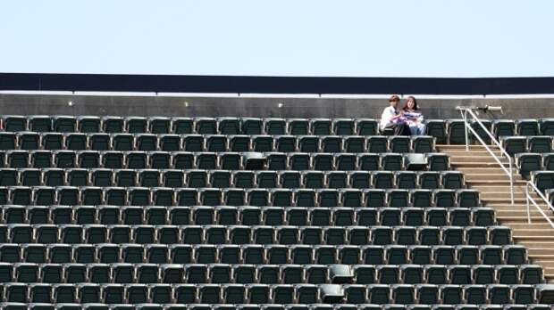 empty seats at the oakland coliseum