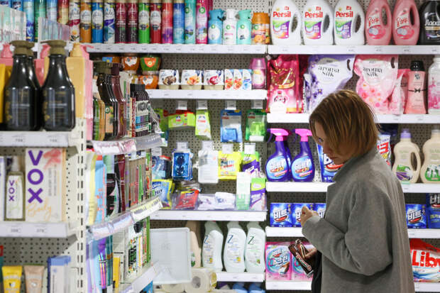 На "российской полке" первыми представят бытовую химию и косметику