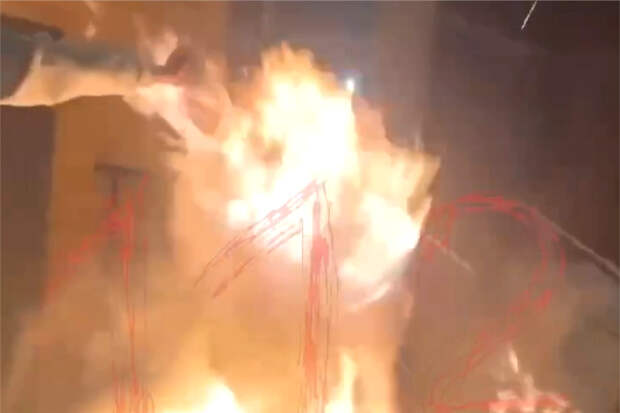 Российские подростки едва не сожгли сверстницу во время поздравления с днем рождения