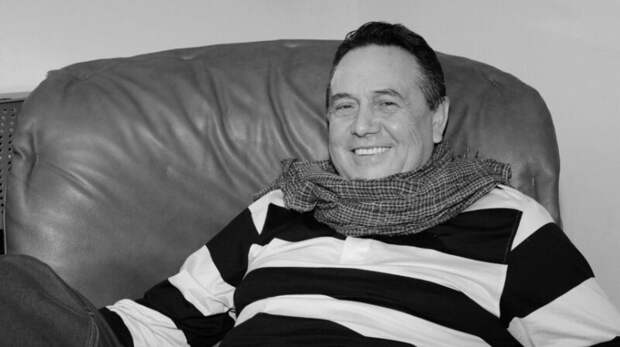 «Он потерял покой»: Ренат Ибрагимов бросил жену после 25 лет брака ради 22-летней официантки