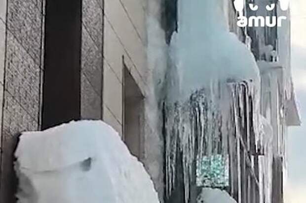 Петропавловск-Камчатский встревожен опасной сосулькой высотой в три этажа