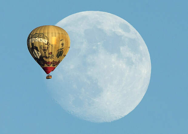 Луна и воздушный шар, Калифорния