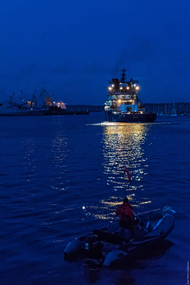 У берегов Филиппин затонул межостровной паром с сотнями пассажиров на борту