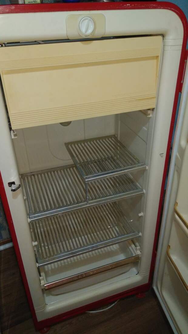 Реставрация старого холодильника