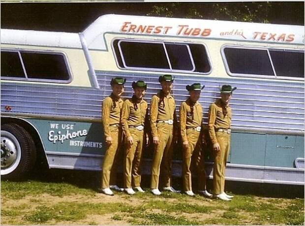 Ernest Tubb Flex Bus with band outside