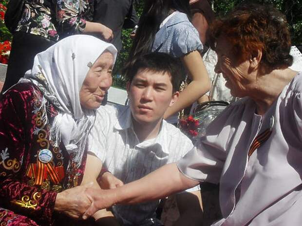 «Мать 150 детей»: подвиг киргизской девушки, спасавшей детей блокадного Ленинграда