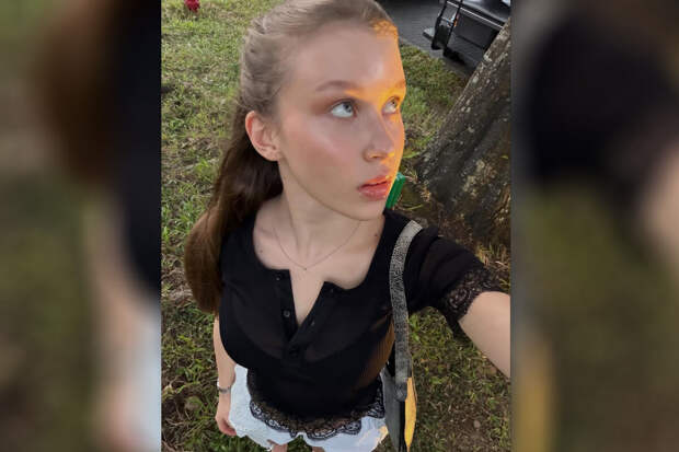 Актриса Анна Пересильд поделилась фото в топе и шортах